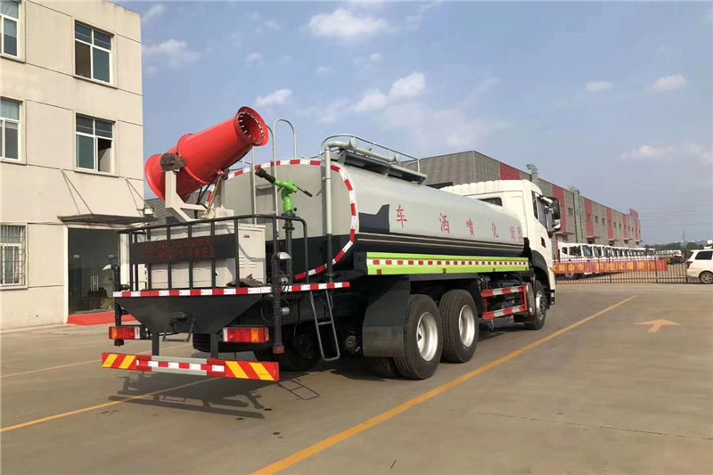 東風天龍后八輪20噸噴霧車，國六綠化噴灑車